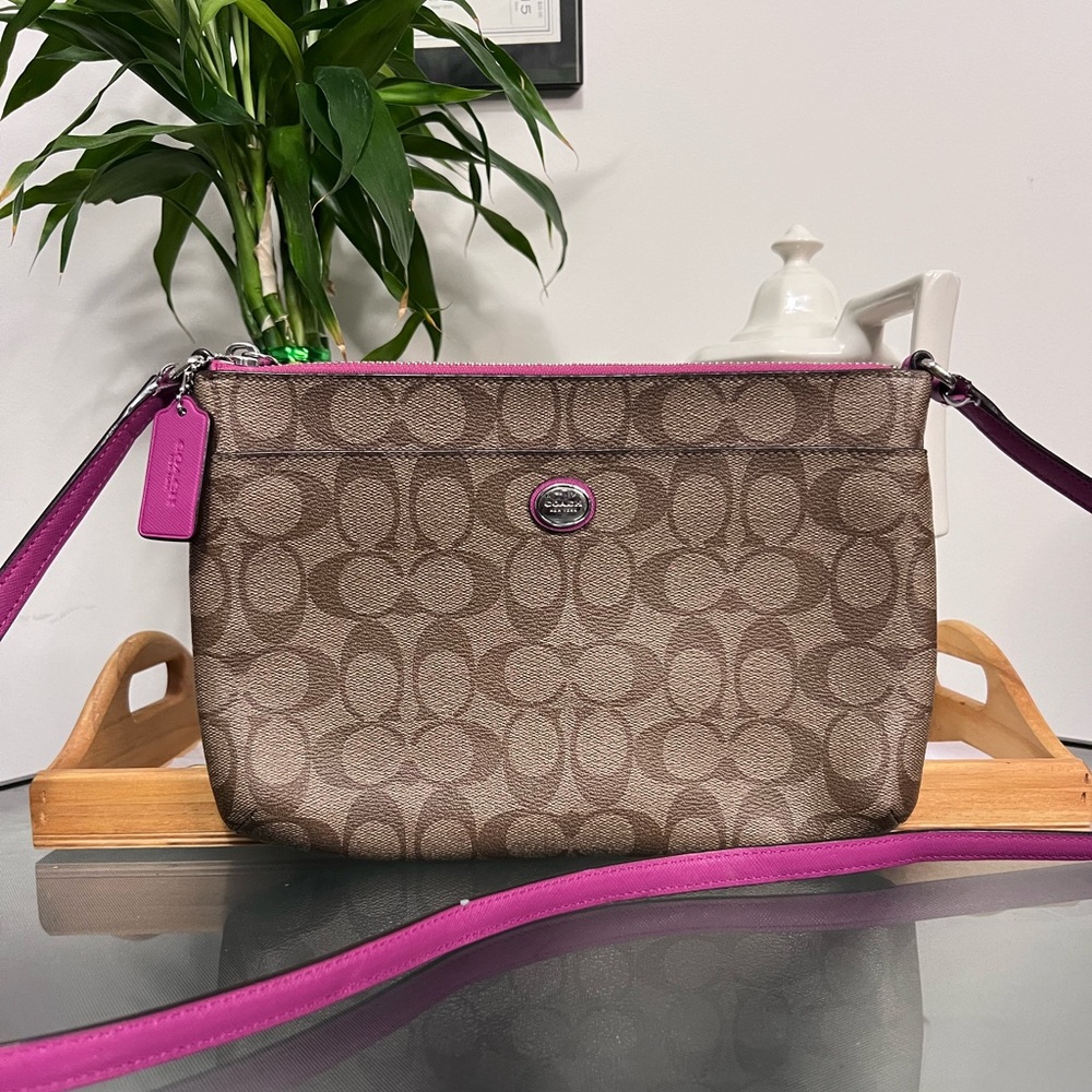 Coach EUC pink brown leather crossbody bag